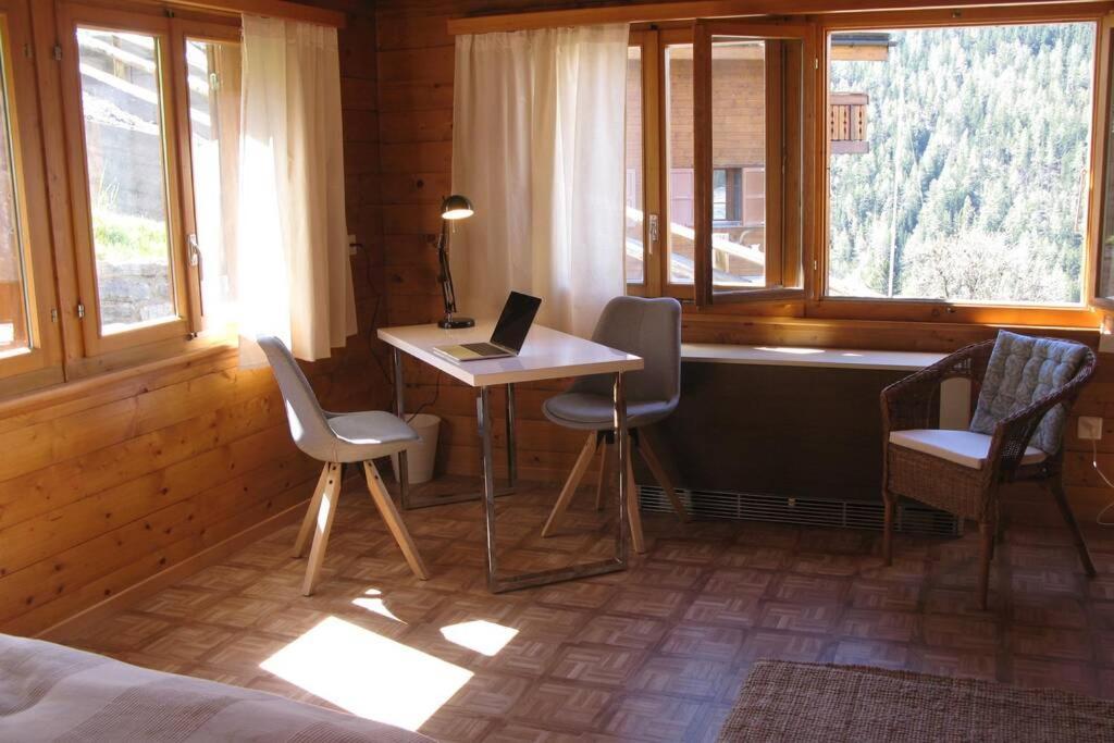 Alpia 26 - Zwei Zimmerwohnung In Traditionellem Walliser Haus Gasenried ภายนอก รูปภาพ
