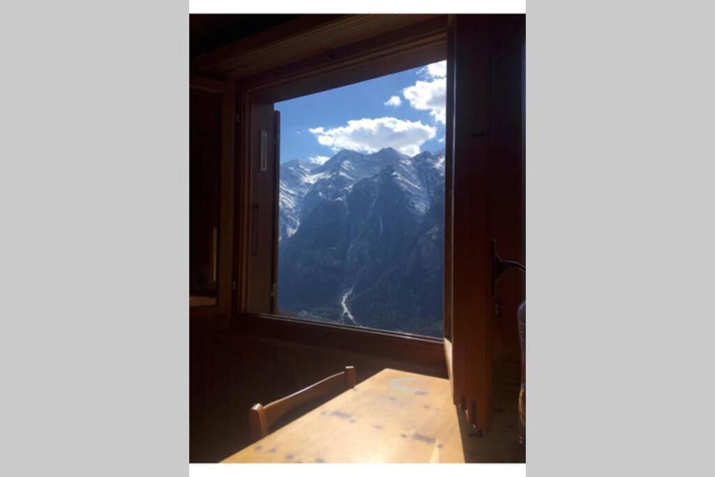 Alpia 26 - Zwei Zimmerwohnung In Traditionellem Walliser Haus Gasenried ภายนอก รูปภาพ